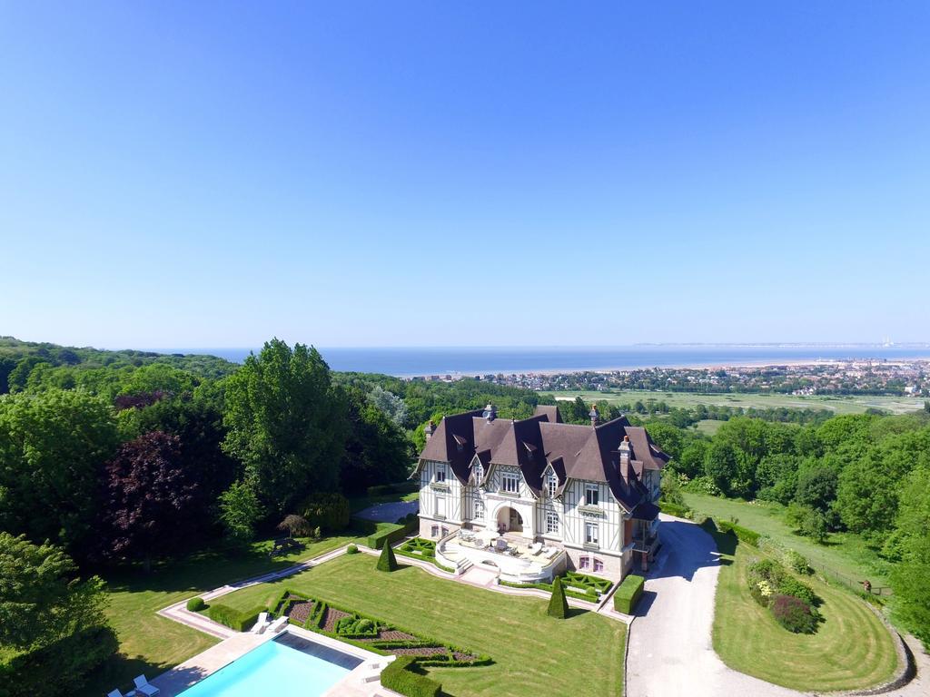 Manoir De Benerville Bed & Breakfast Deauville Bagian luar foto