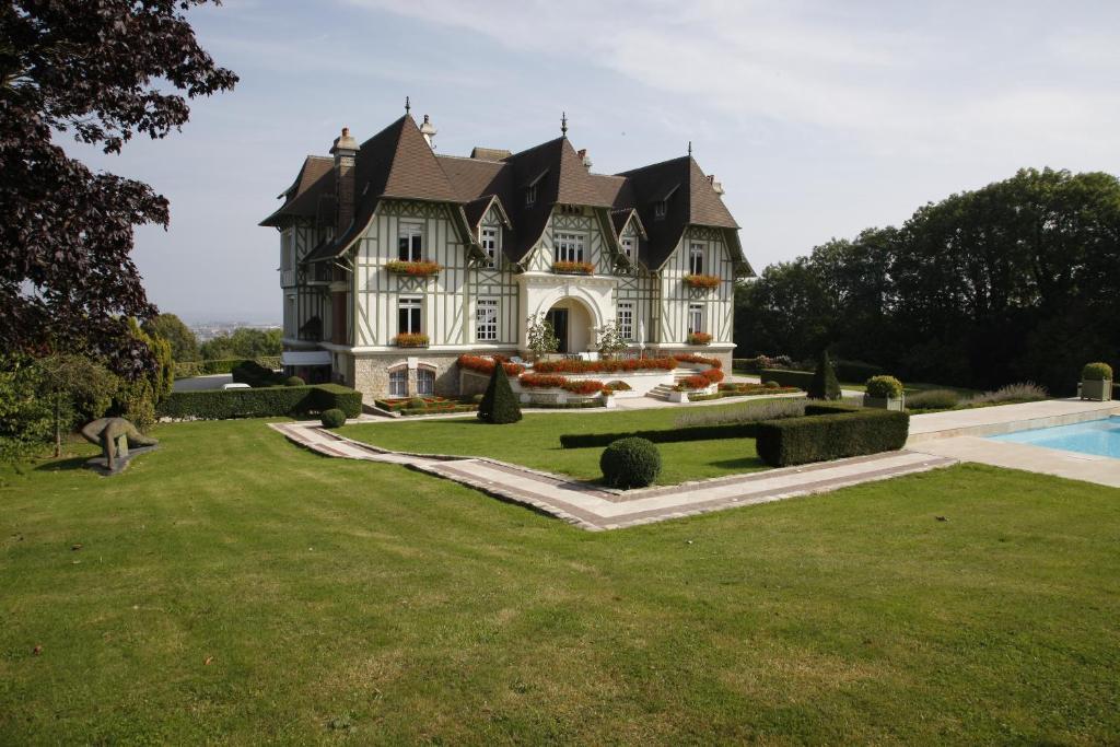 Manoir De Benerville Bed & Breakfast Deauville Bagian luar foto