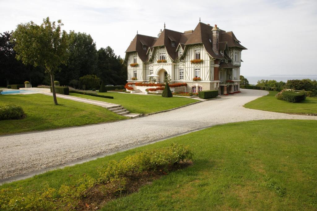 Manoir De Benerville Bed & Breakfast Deauville Bagian luar foto