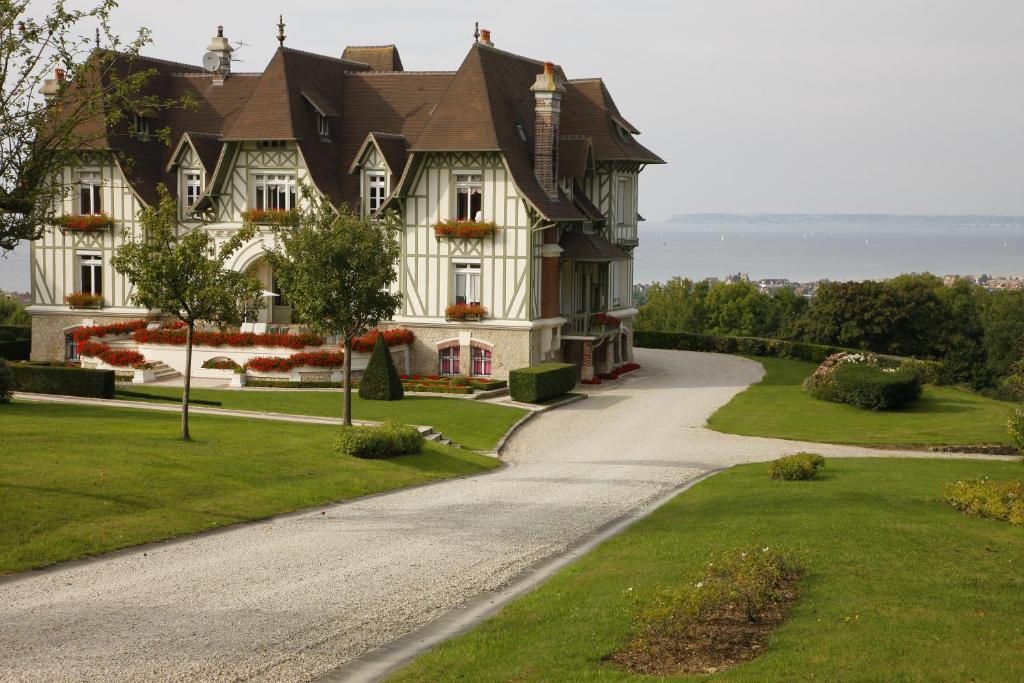 Manoir De Benerville Bed & Breakfast Deauville Bagian luar foto