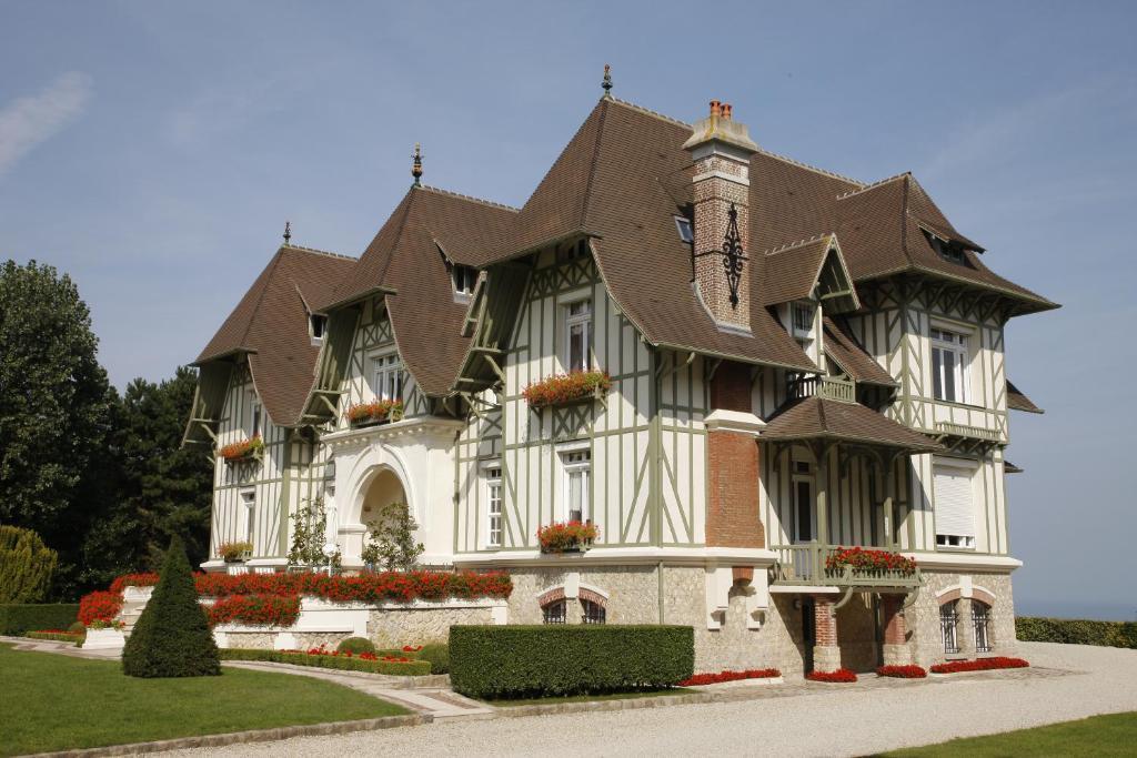 Manoir De Benerville Bed & Breakfast Deauville Bagian luar foto