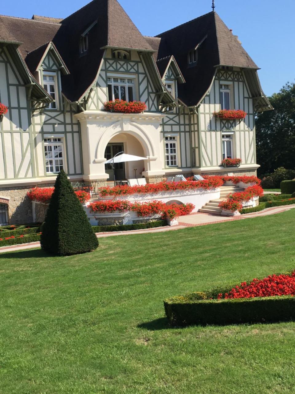 Manoir De Benerville Bed & Breakfast Deauville Bagian luar foto